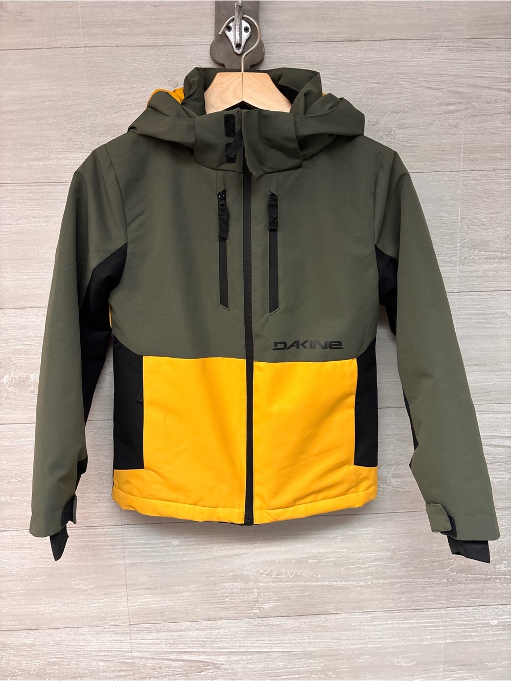 * | DAKINE | kids coat. Size 5/6.